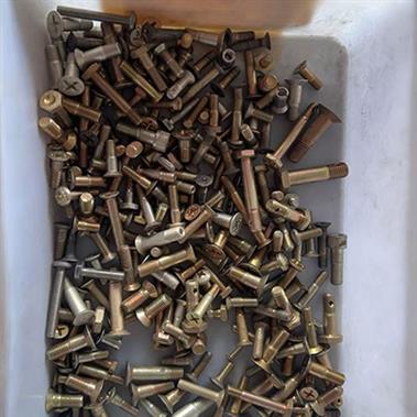 全新 螺钉、螺柱