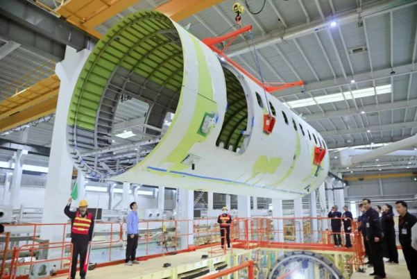 C929宽体客机全复合材料机身技术突破，打破西方技术封锁